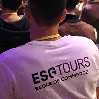 T-shirt esg tours - élève en communication digitale